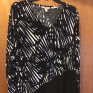 Comfortable blouse. Excellent condition!